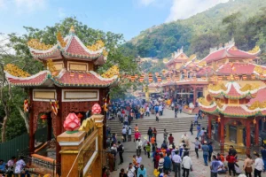 Khám Phá Tây Ninh điểm đến lý tưởng dịp tết dương lịch với pháo hoa và chợ Lá độc đáo